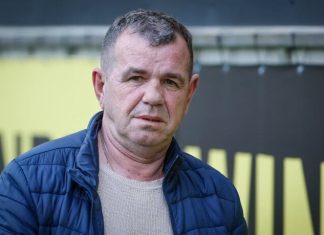 Пламен Гетов: Левски няма да има проблеми в Плевен, но битката за титлата ще е тежка Middle-aged man with short gray hair wearing a blue puffer jacket, looking at the camera outdoors.